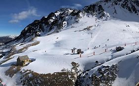 La Mongie - Au pied des pistes 1 et 2 Parking souterrain